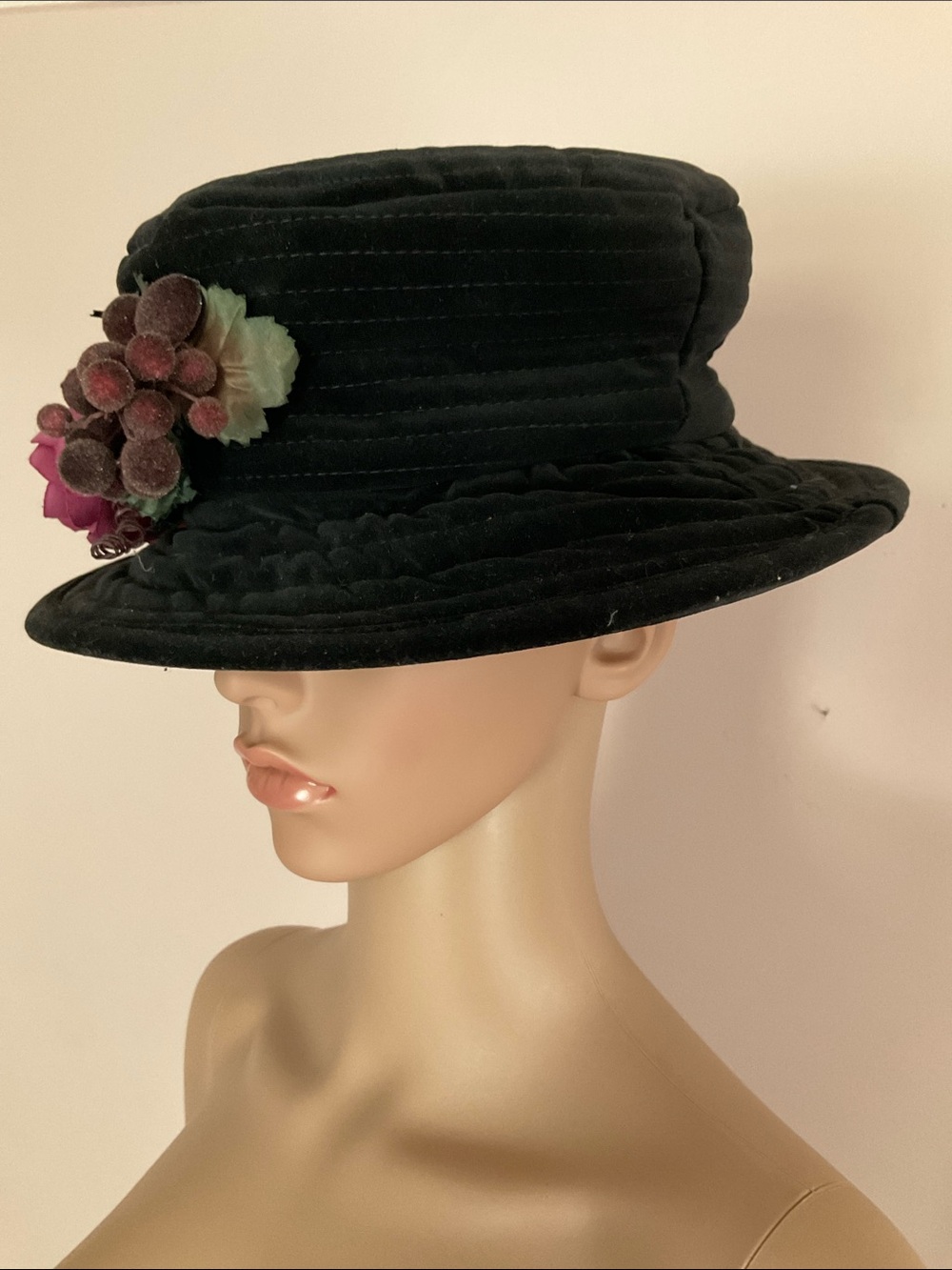Vintage Black Women's Velveteen Hat
 with Pink Floral Accent - Picture 3 of 7